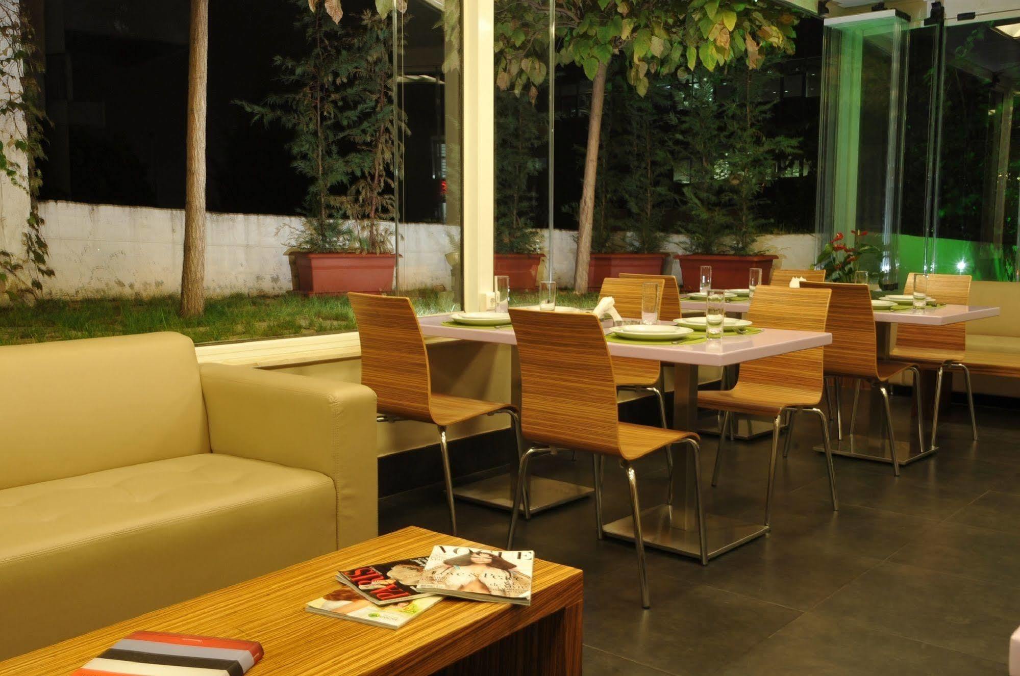 Suite Hotel Merlot - Beirut Exteriör bild