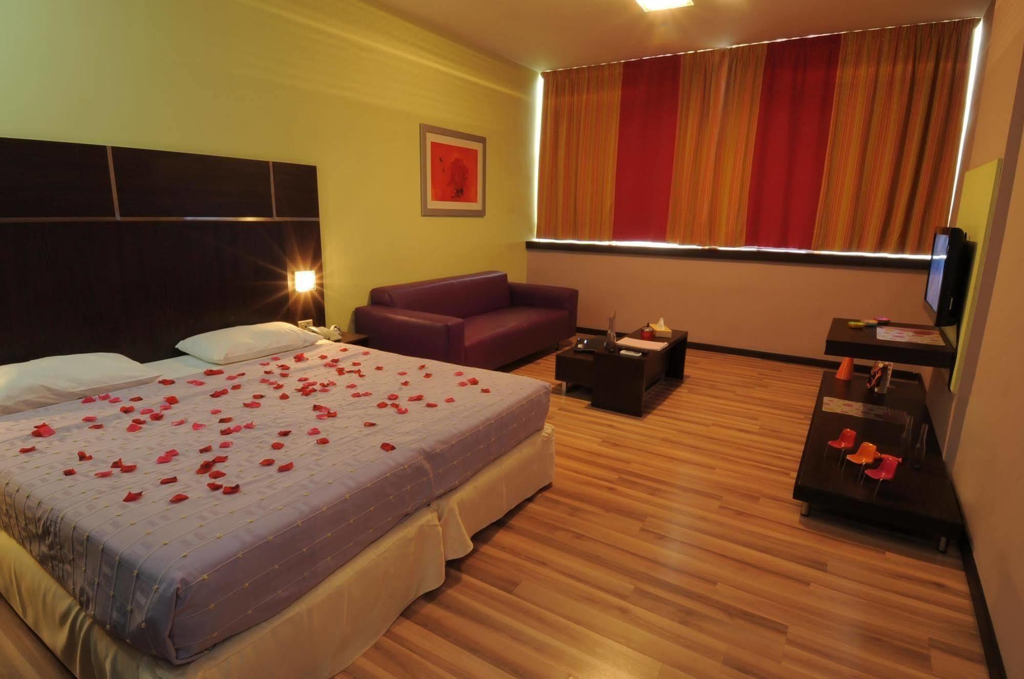 Suite Hotel Merlot - Beirut Exteriör bild
